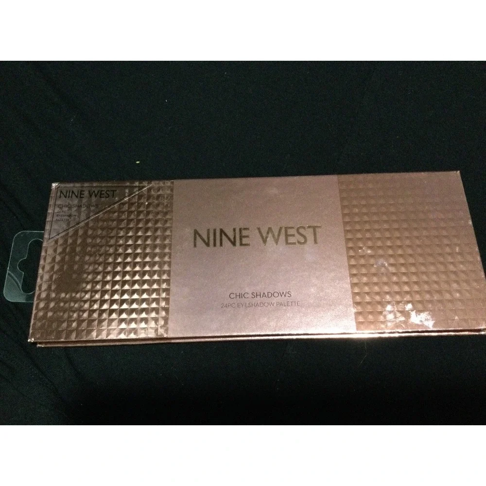 Nine‎ West Chic Shadows 24pc Eyeshadow Palette Rose Gold Case Matte Shimmer New